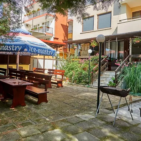 ホテル Koral プリモルスコ