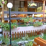 Хотел корал